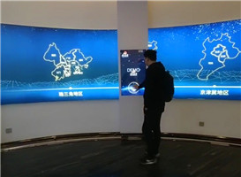 「弧形滑軌屏」-滑軌屏系統(tǒng)安裝定制-展廳滑軌電視軟件